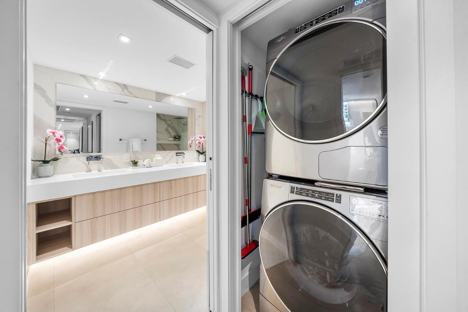 1 Bedroom Den Private At Roney Palace -608 Apartment Miami Beach