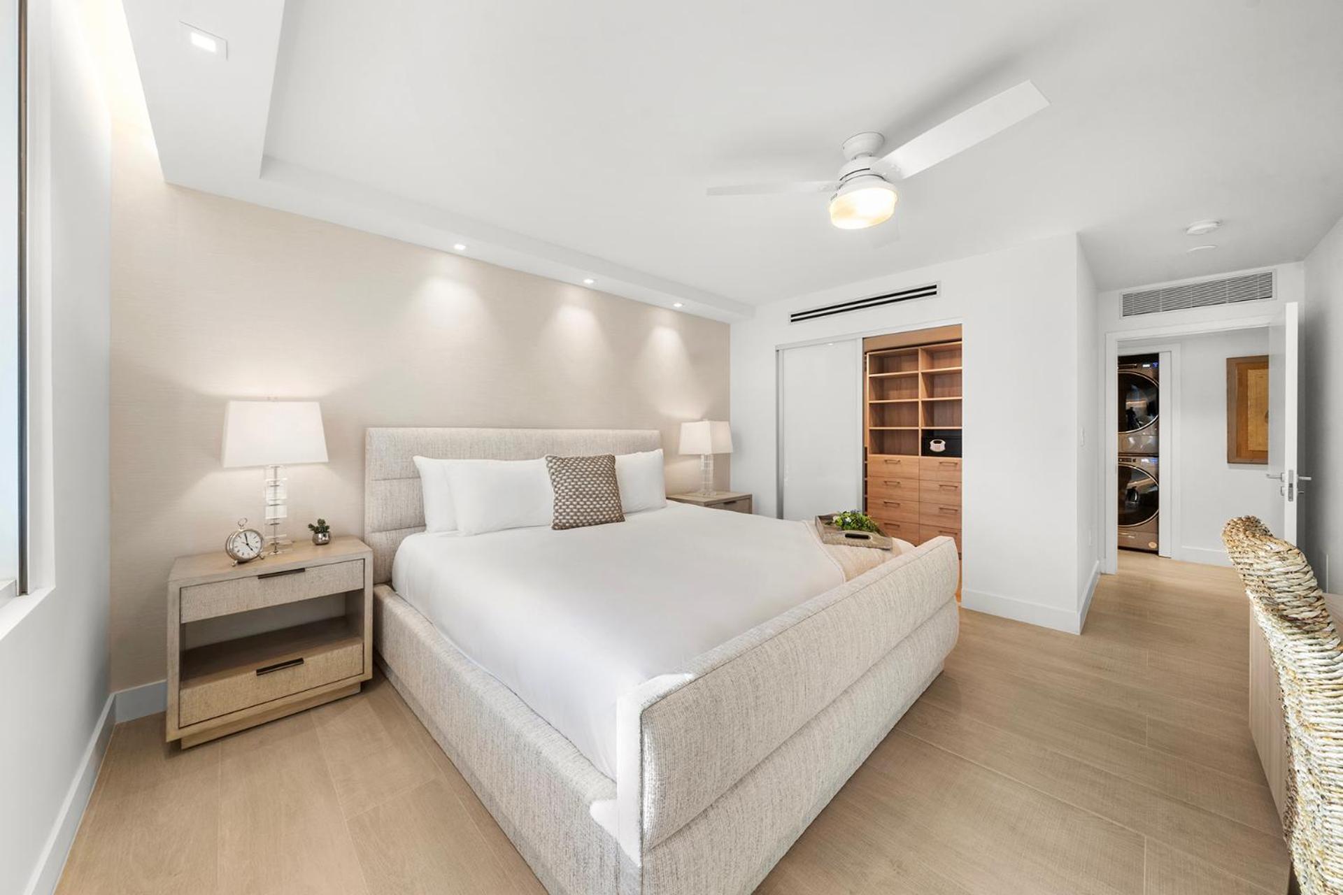 Apartment 1 Bedroom Den Private At Roney Palace -608 Miami Beach