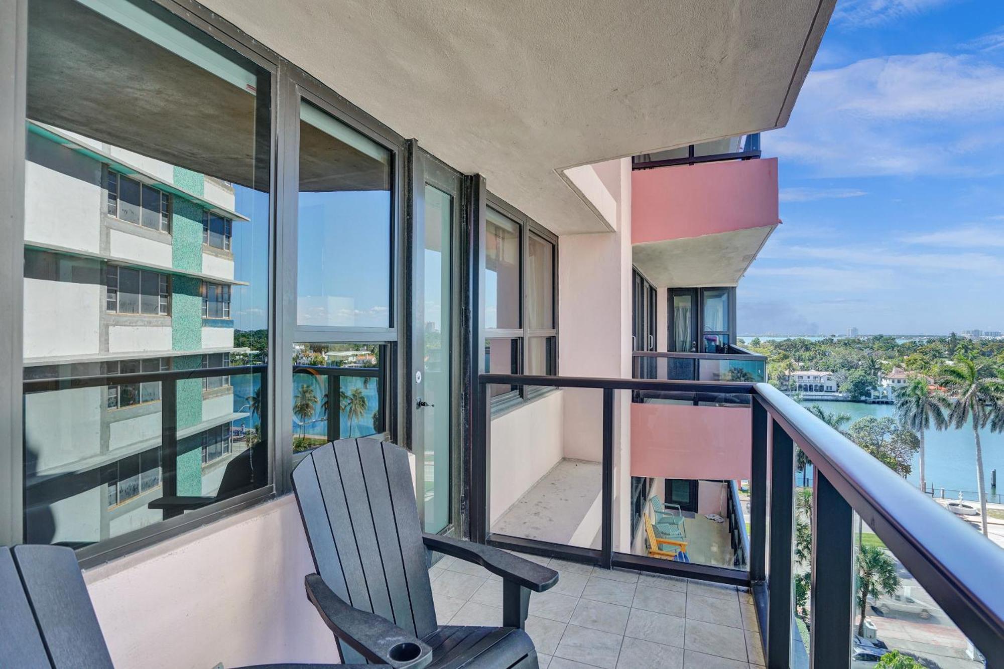 With Perks, Pools, Fitness Center, And A Relaxing Bathtub 916 Miami Beach