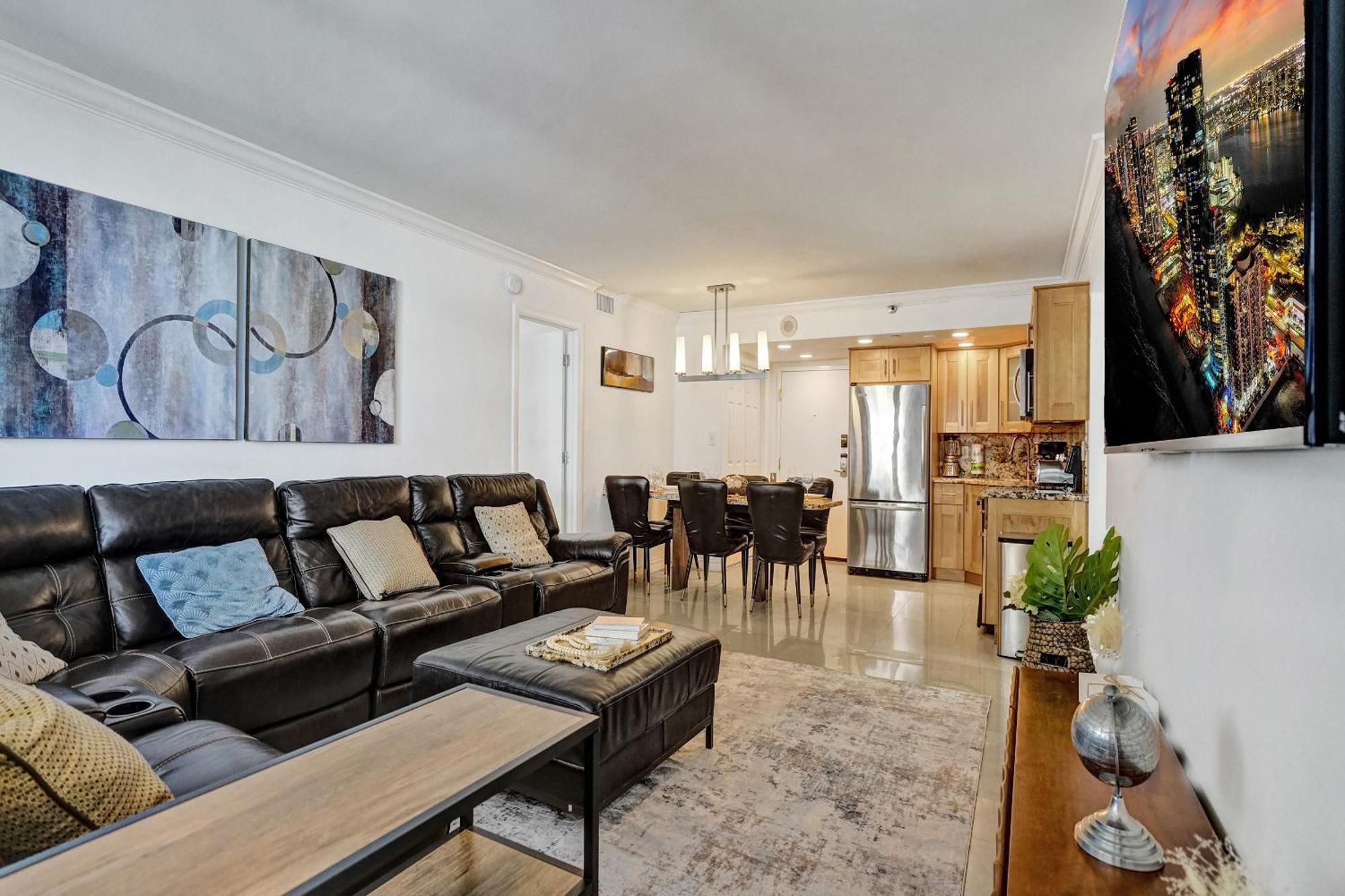 With Perks, Pools, Fitness Center, And A Relaxing Bathtub 916 Miami Beach