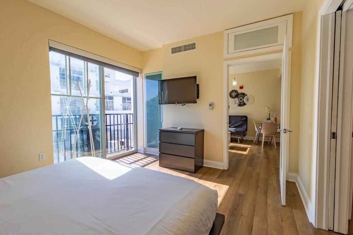 Amazing 1 Bedroom With Rooftop Pool D304