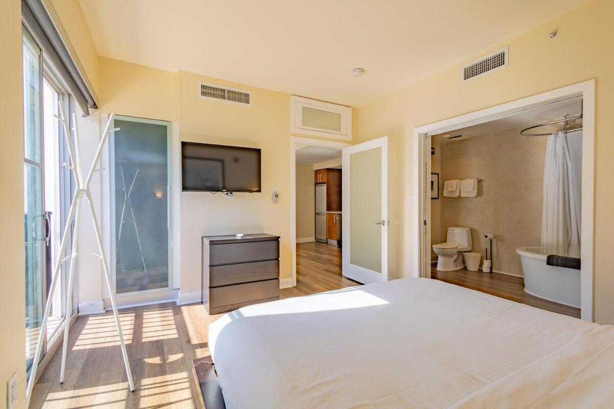 Apartment Amazing 1 Bedroom With Rooftop Pool D304 *