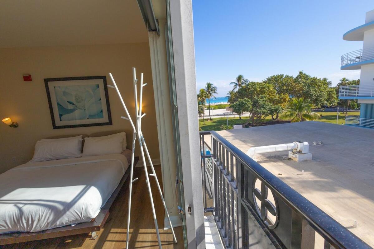 Amazing 1 Bedroom With Rooftop Pool D304 * Miami Beach