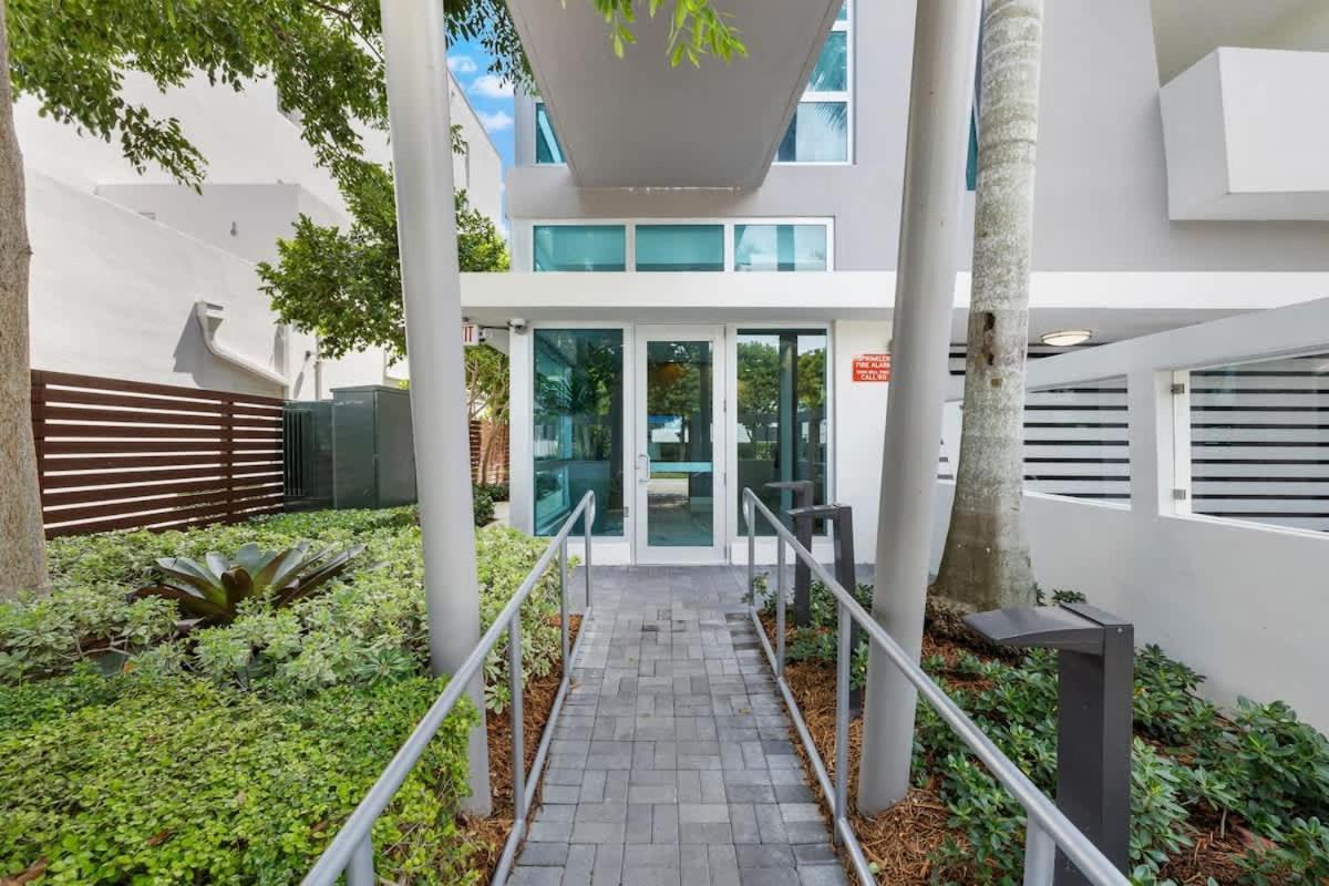Luxury With Rooftop Pool - 5-min To Holiday home