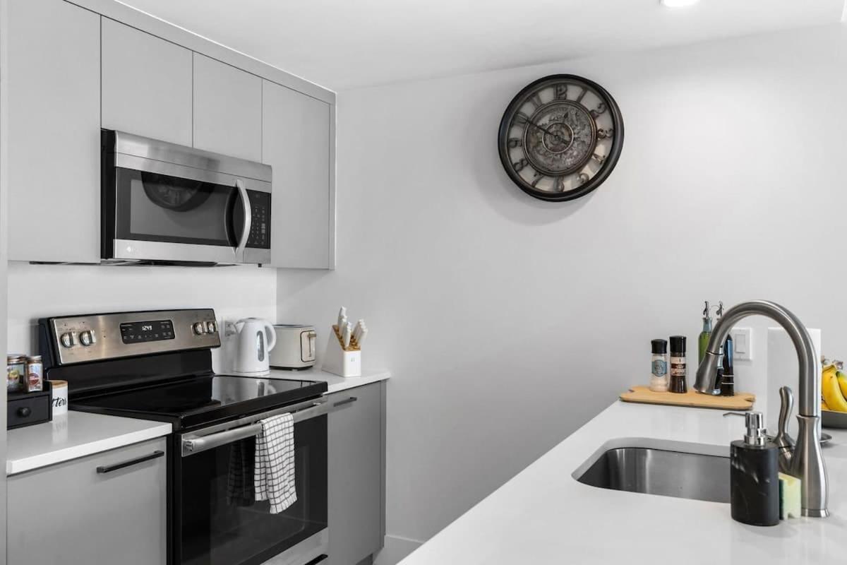 Luxury With Rooftop Pool - 5-min To Holiday home *