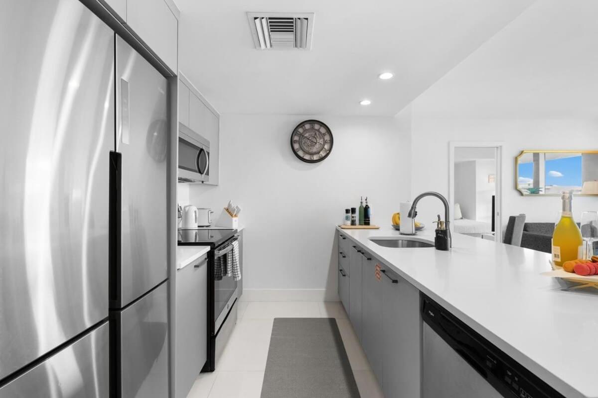 Luxury With Rooftop Pool - 5-min To Holiday home Miami Beach