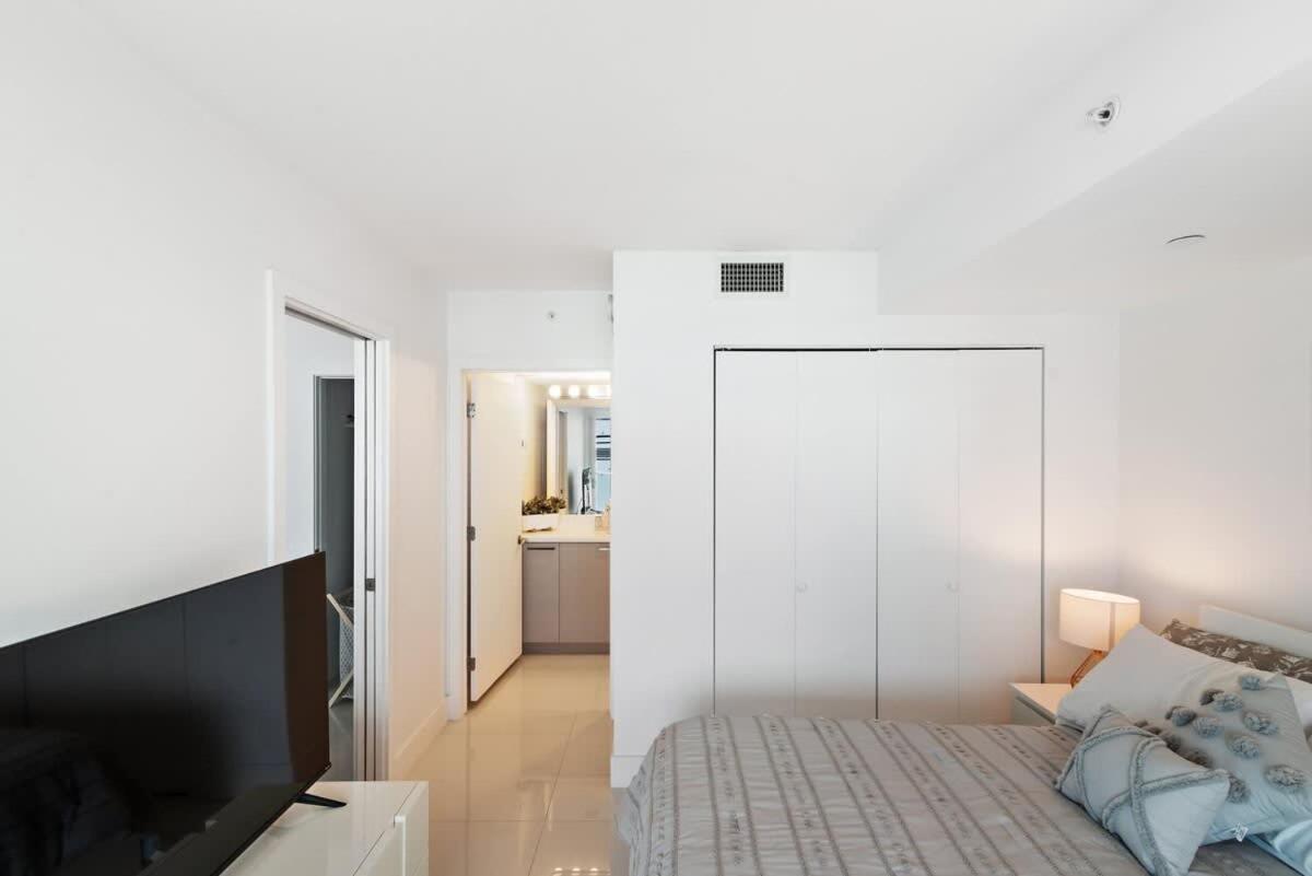 Luxury With Rooftop Pool - 5-min To Holiday home *