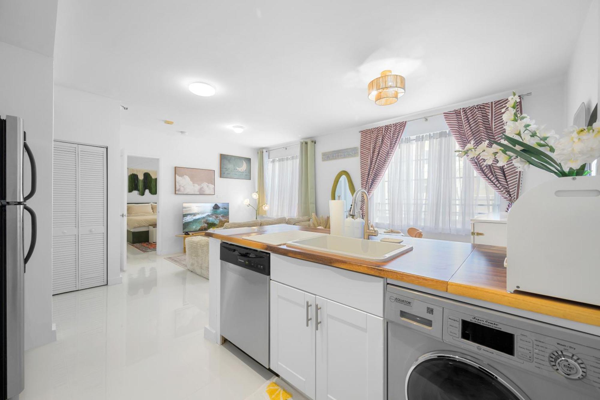 Sage On Ocean Drive Apartment