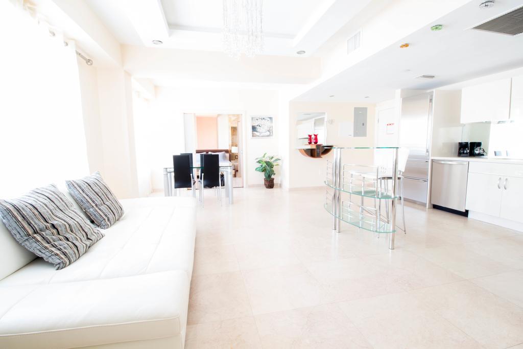 Carlyle On Ocean Drive Apartment *