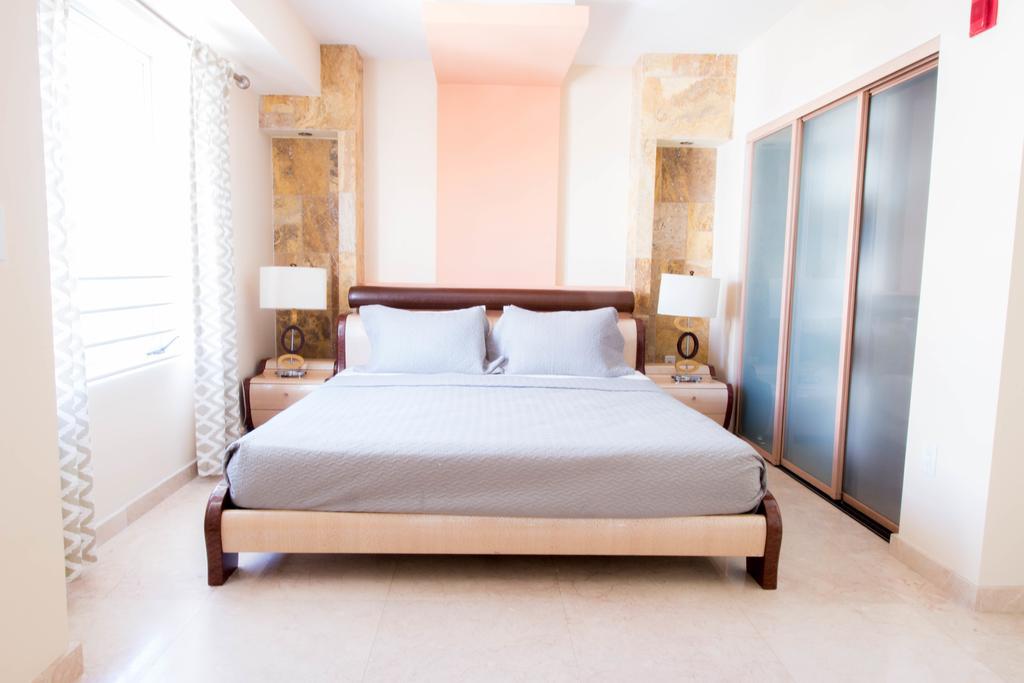Carlyle On Ocean Drive Apartment