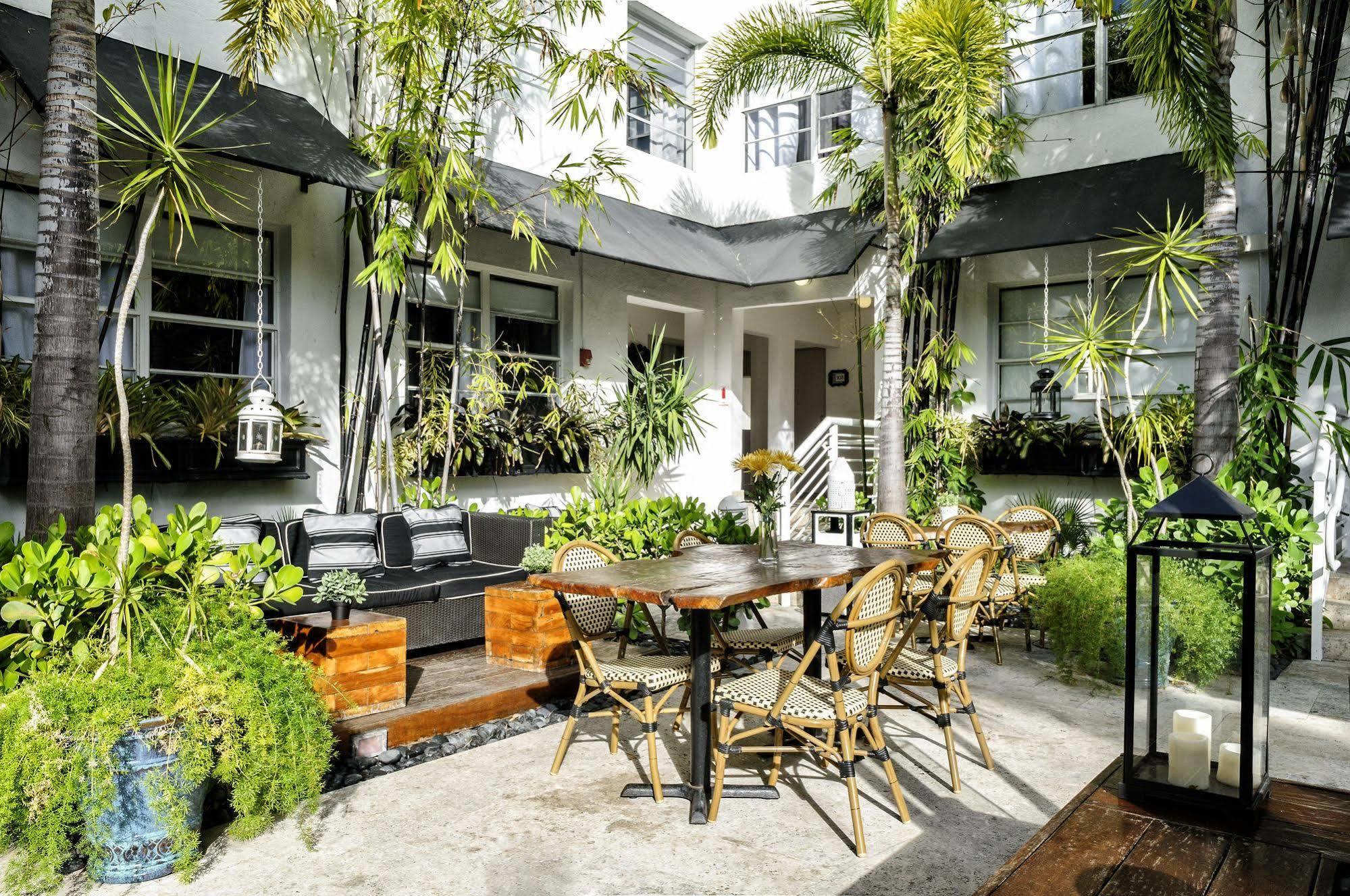 Metropole South Hotel