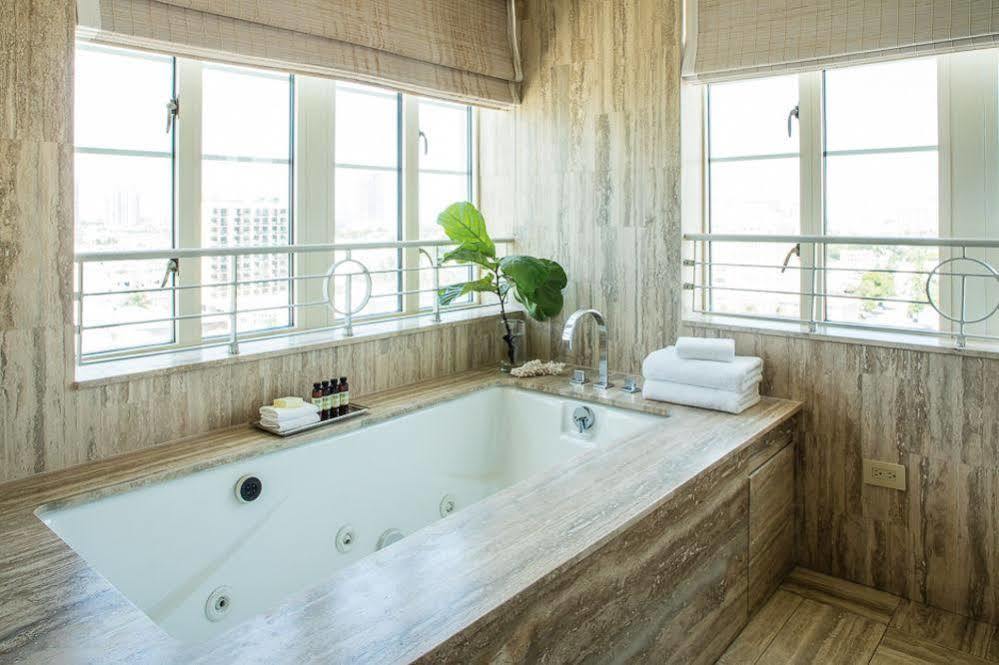 Tides South Resort 5*