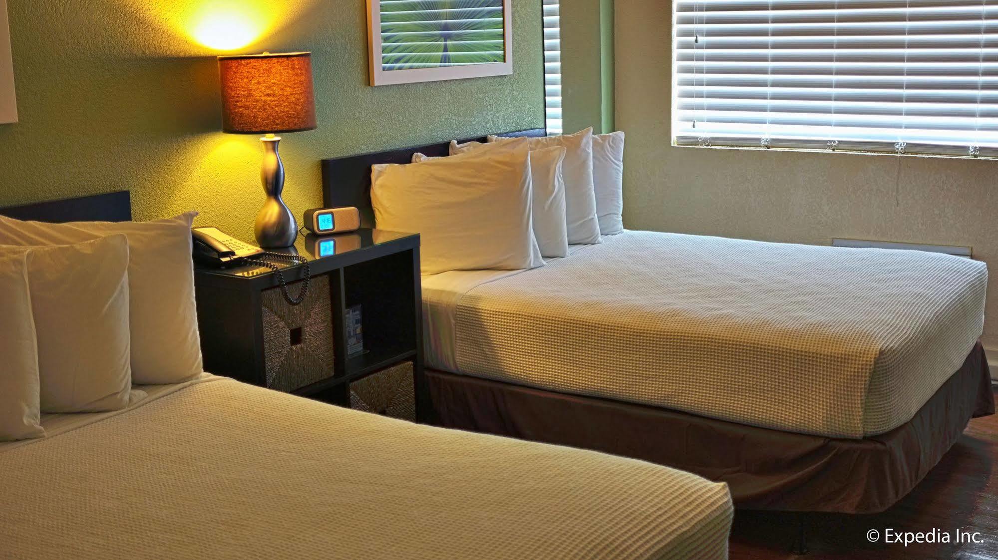 Colony Hotel 3*