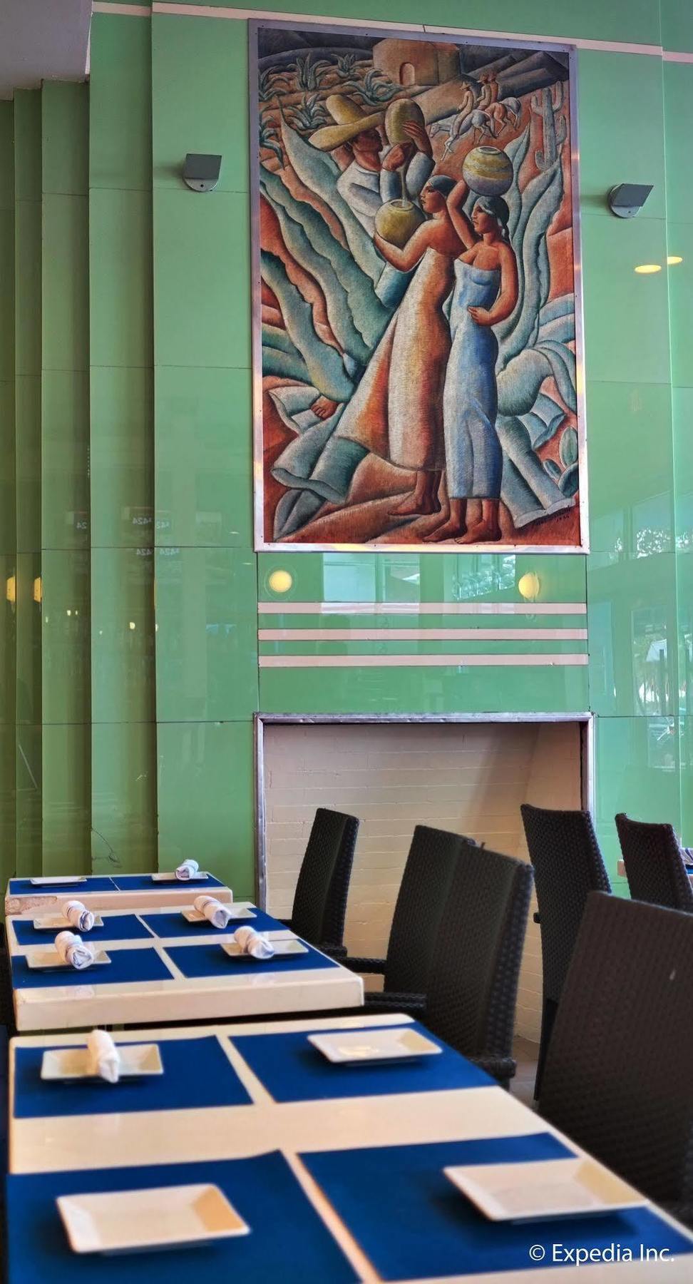Colony Hotel 3*