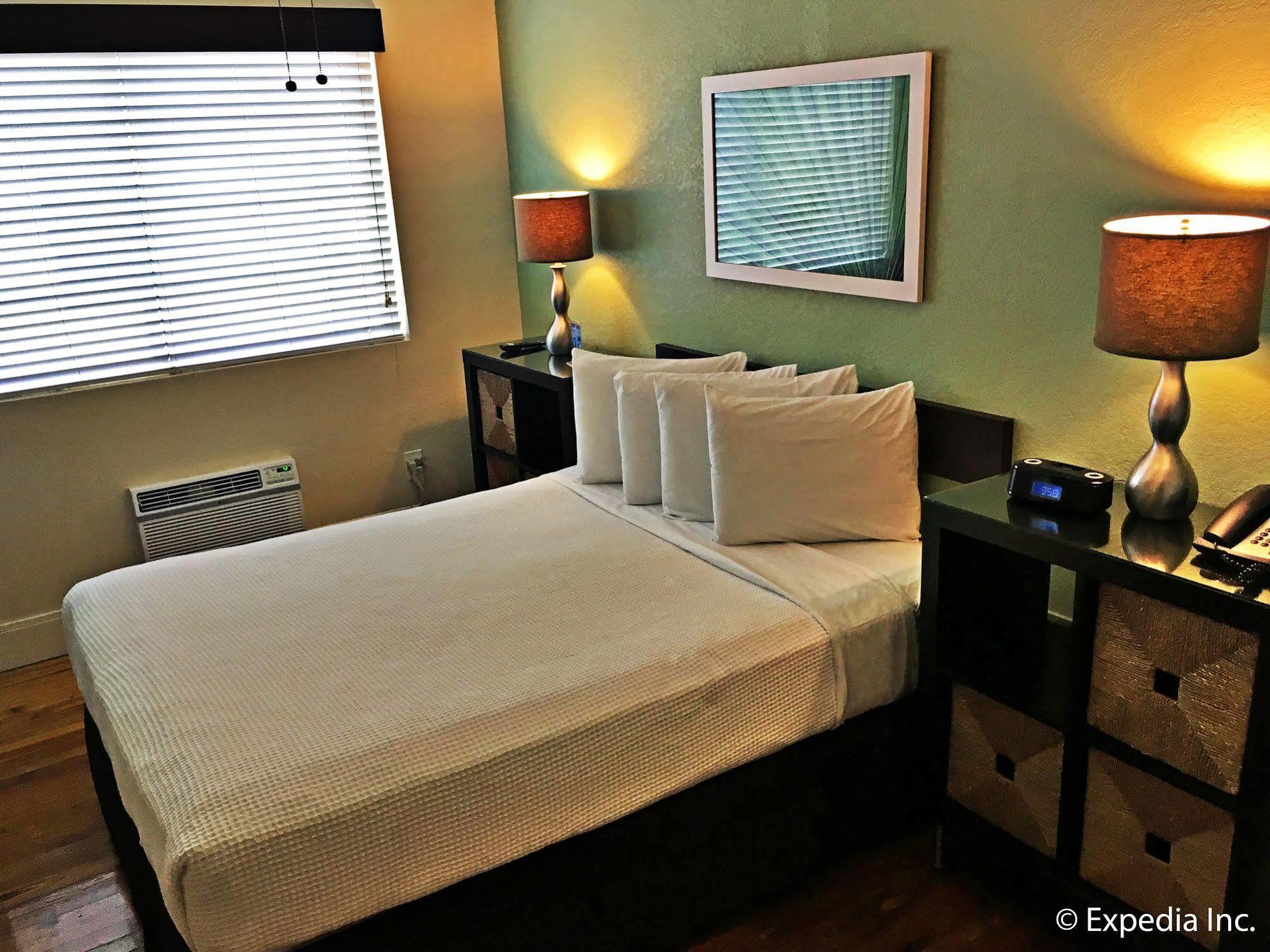 Colony 3* Miami Beach