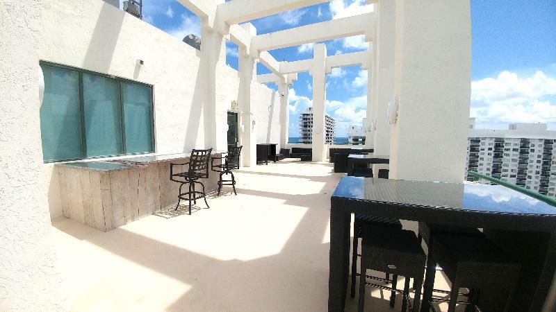 The Casablanca On The Ocean West Tower Miami Beach