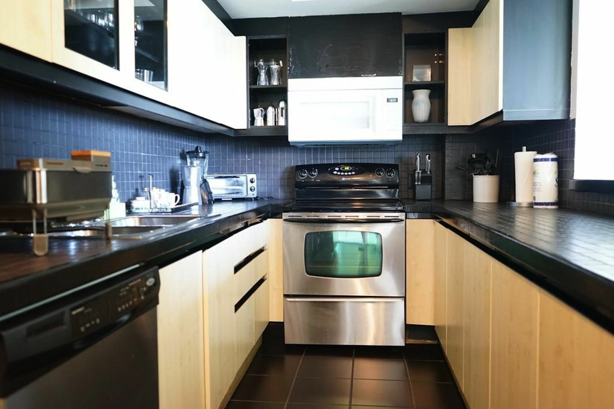 Amazing Two Bedroom Ocean View- Miami Apartment *