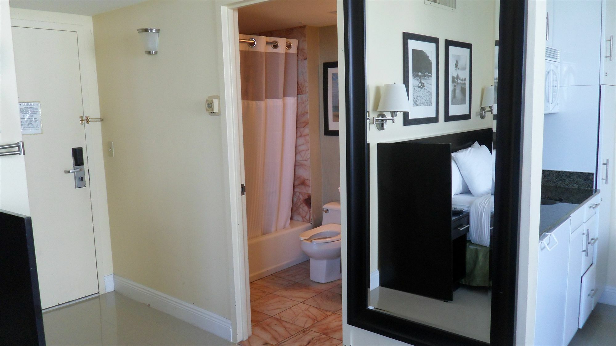 Hotel The Casablanca On The Ocean West Tower Miami Beach