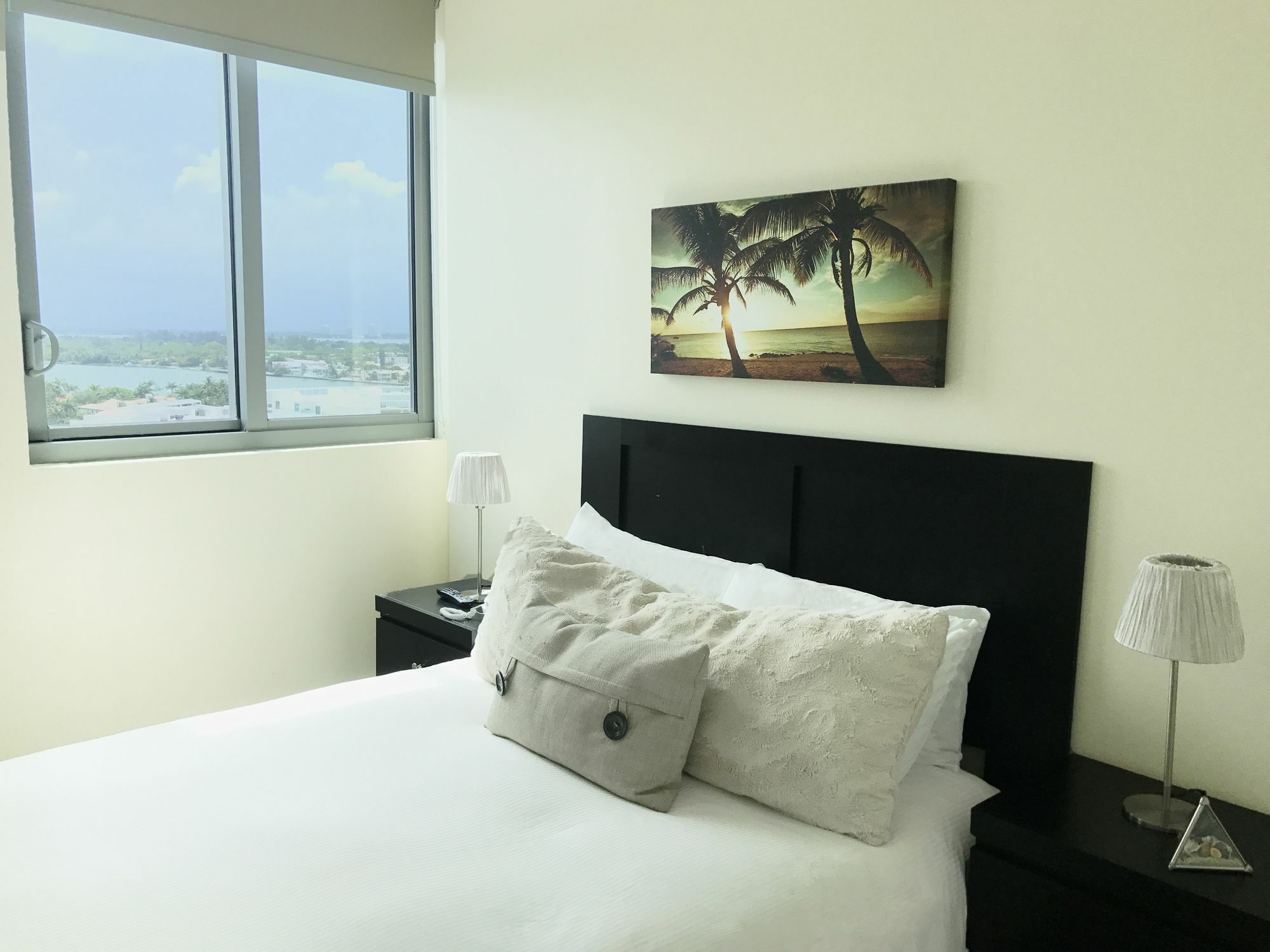 Life Miami At The Monte Carlo Apartment *
