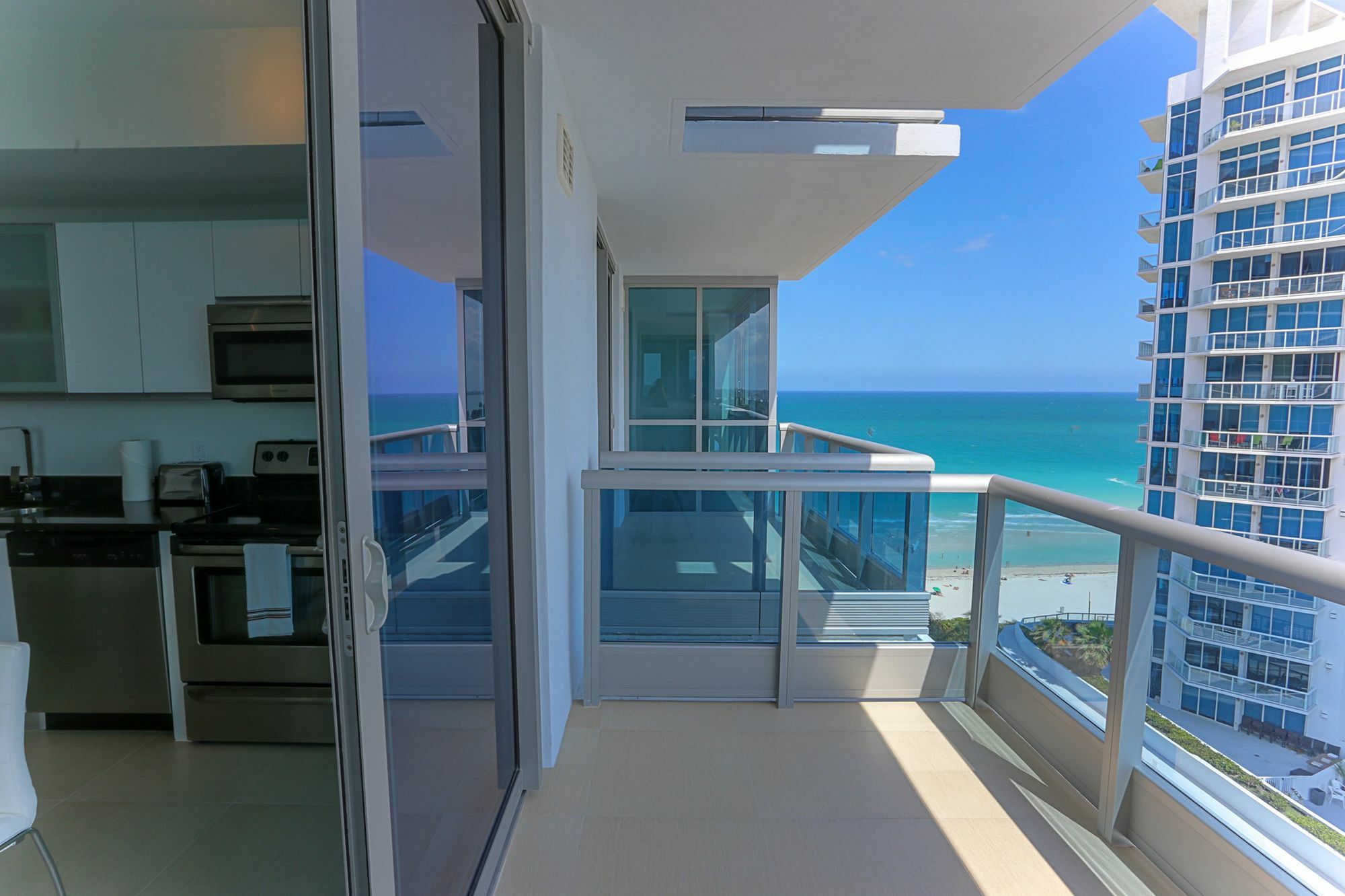Life Miami At The Monte Carlo * Miami Beach