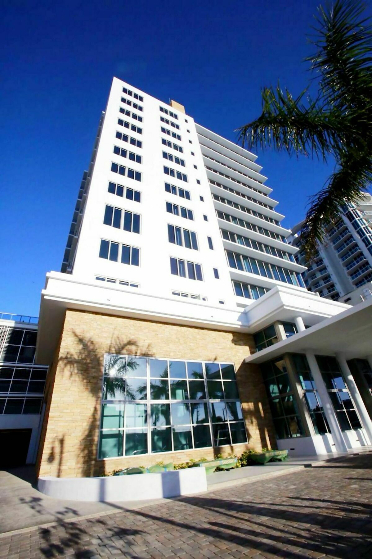 Life Miami At The Monte Carlo * Miami Beach