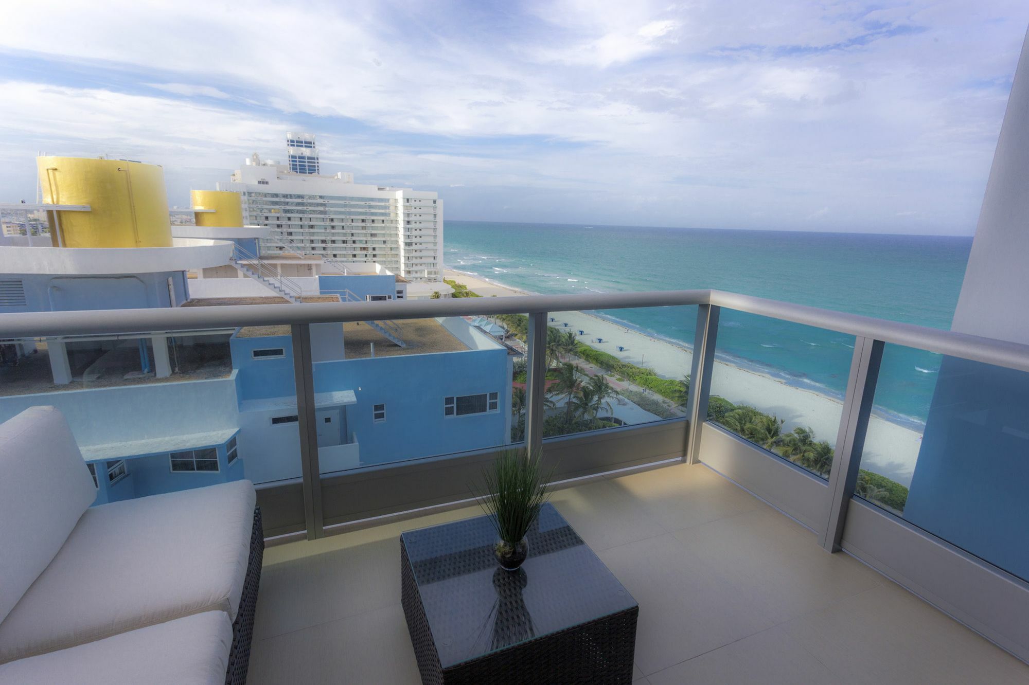 Life Miami At The Monte Carlo * Miami Beach