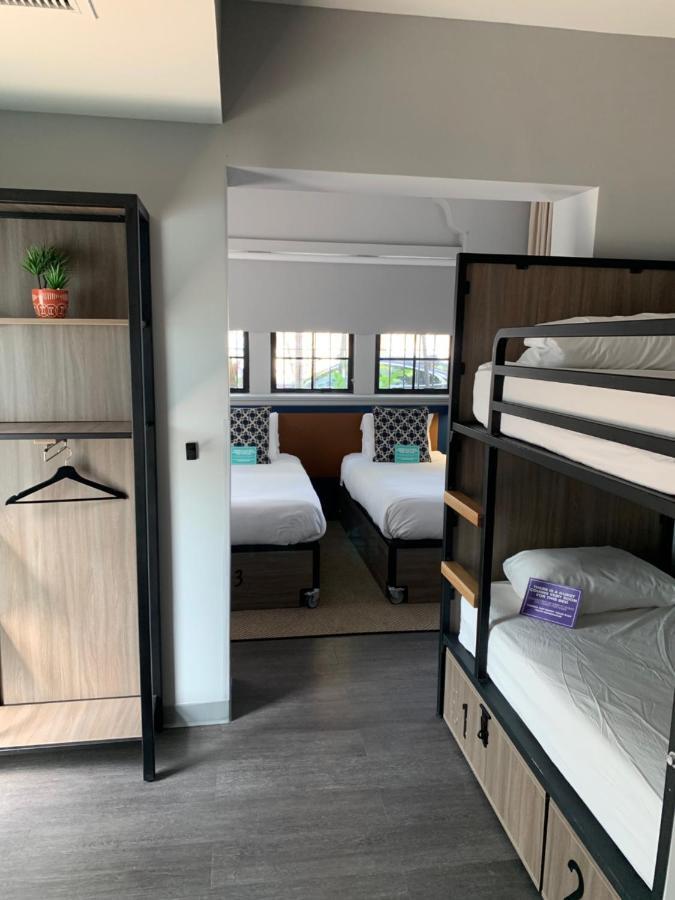 Hostel Generator Miami
