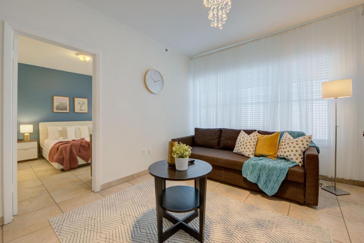Apartment 918 Ocean Drive Miami Beach