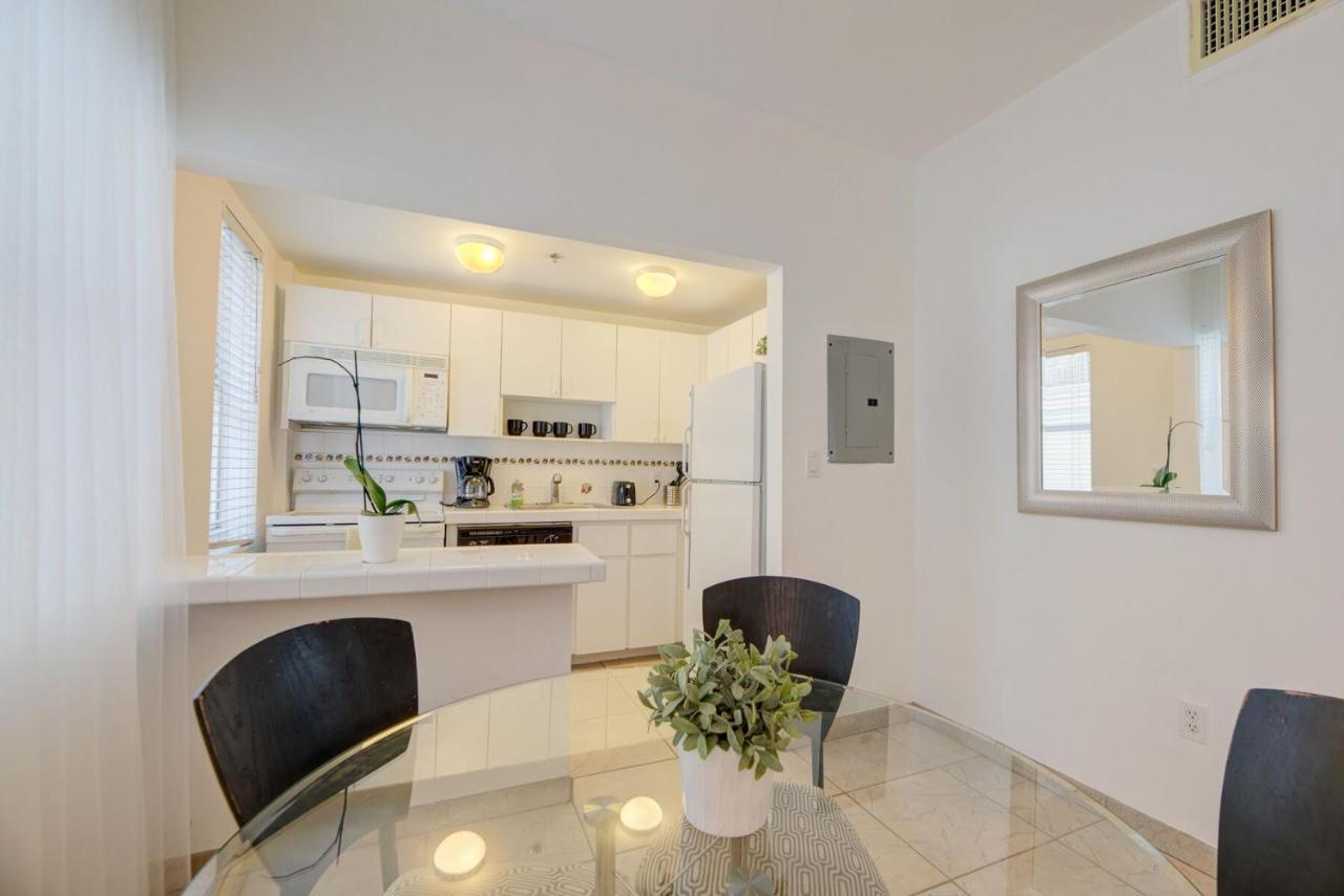 918 Ocean Drive * Miami Beach