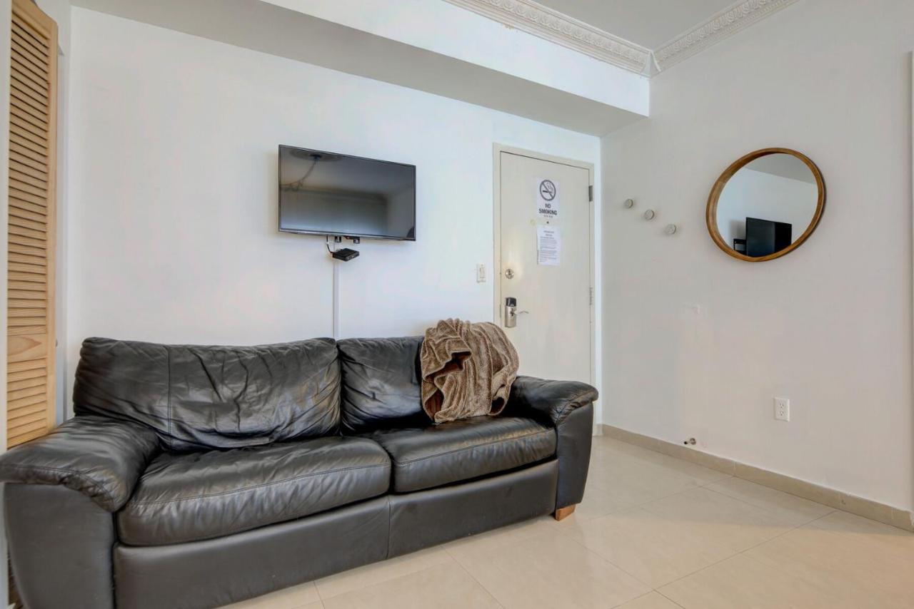 918 Ocean Drive Apartment
