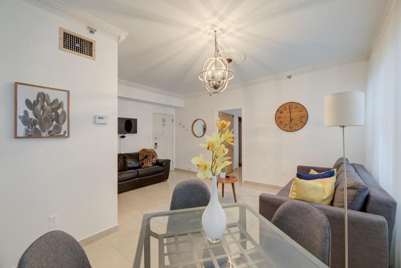 Apartment 918 Ocean Drive *