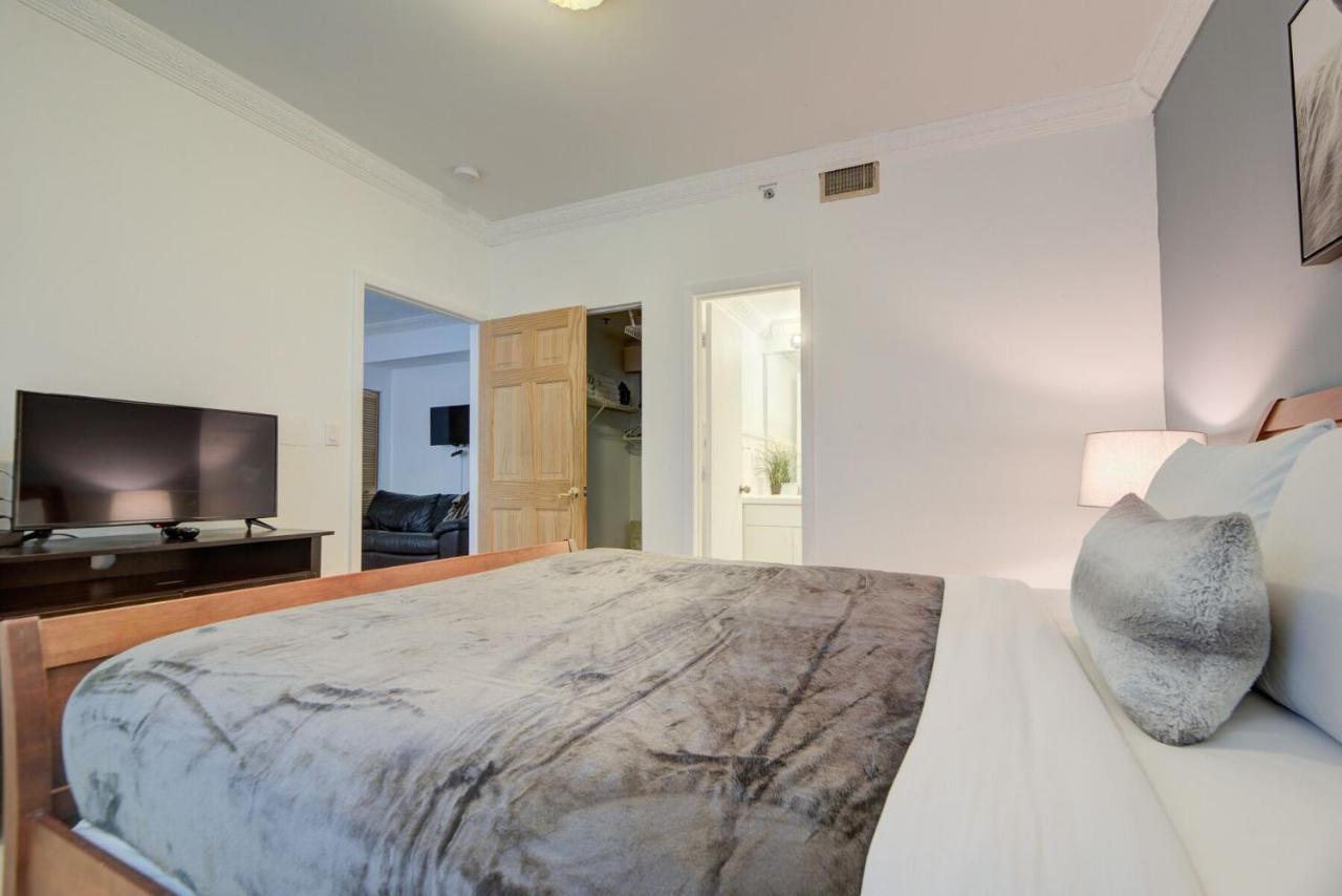 918 Ocean Drive * Miami Beach