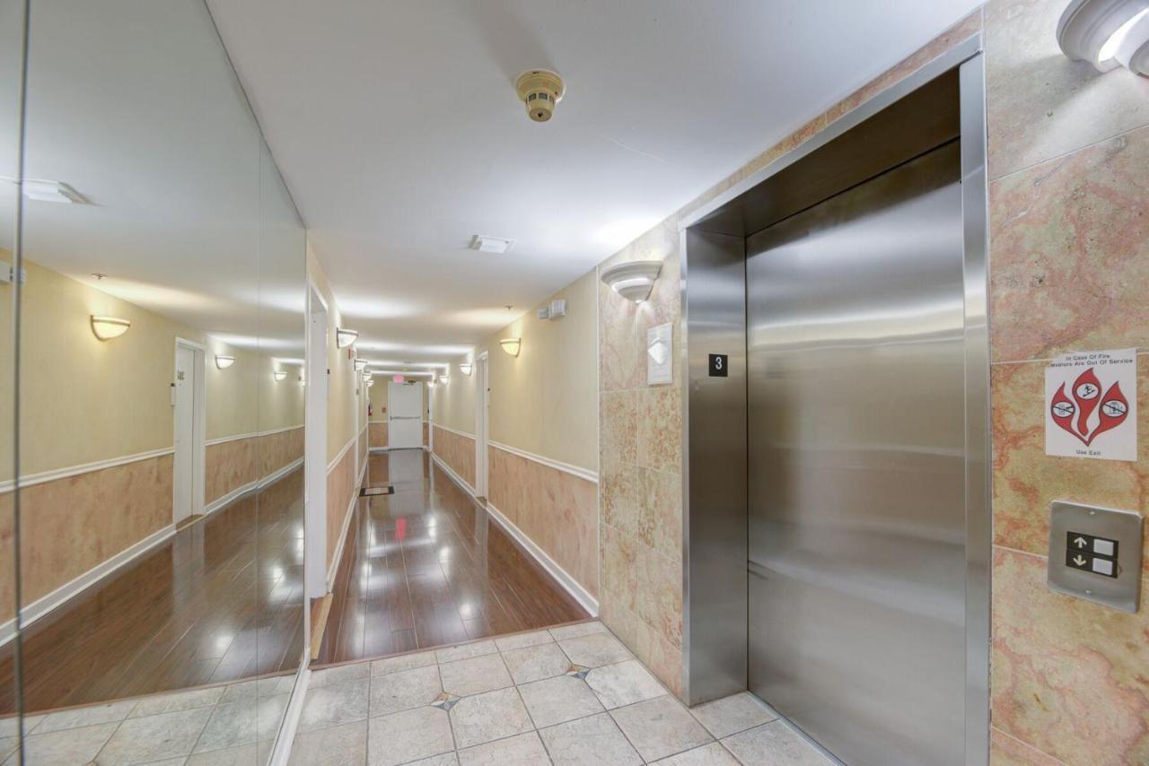 Apartment 918 Ocean Drive *